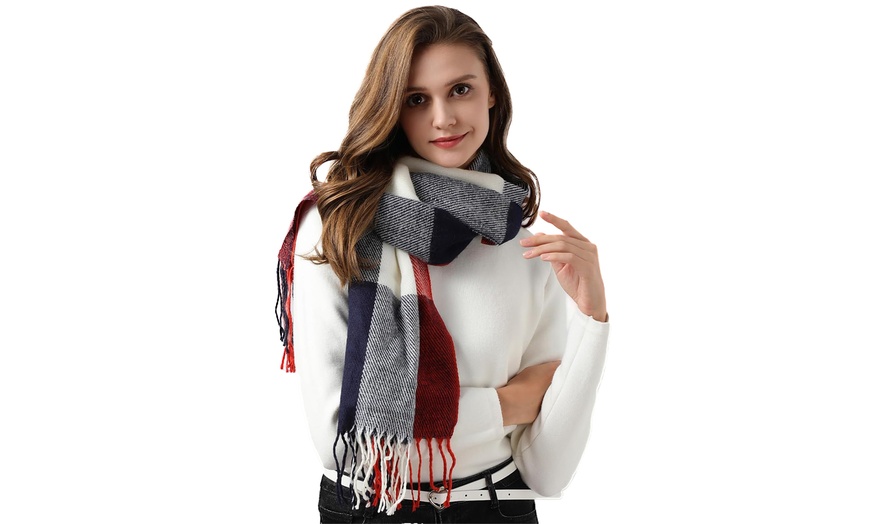 Image 9: Tartan Tassel Scarf