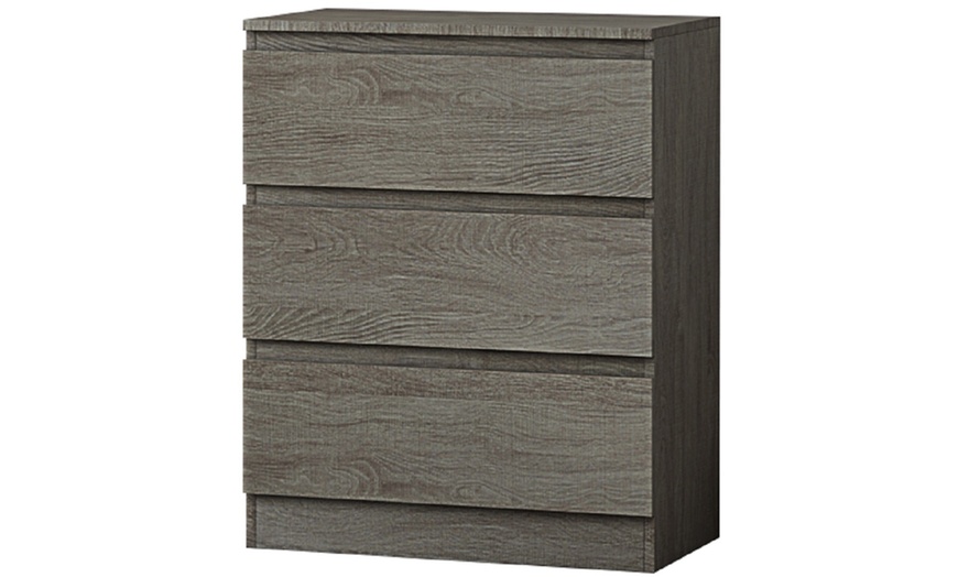 Image 39: Carlton Bedroom Furniture Collection