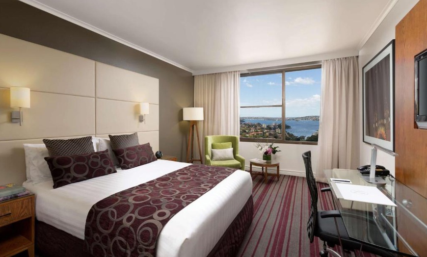 Image 3: North Sydney: 4* Deluxe Room or Suite Stay with Breakfast