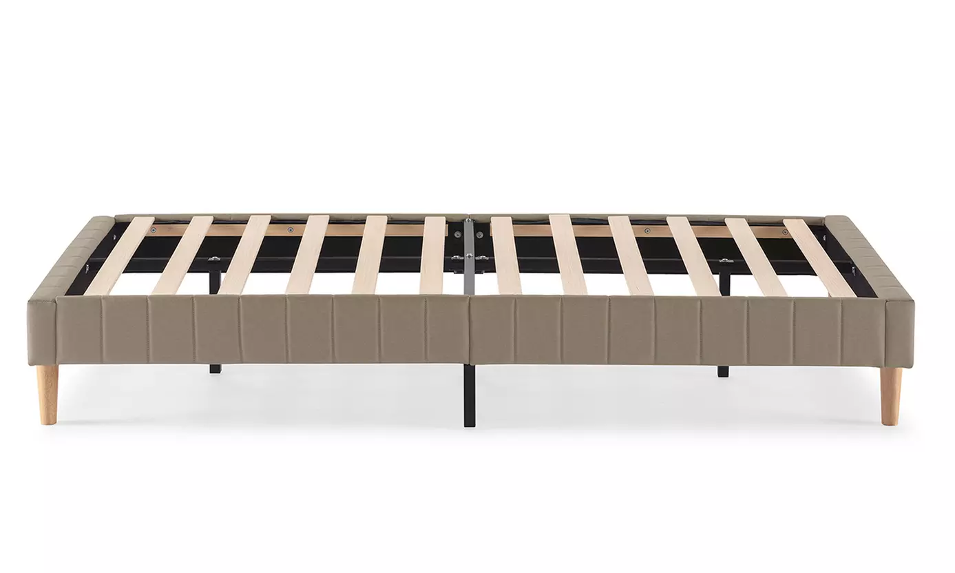 Gepolstertes Bettgestell „Eris“ mit Lattenrost