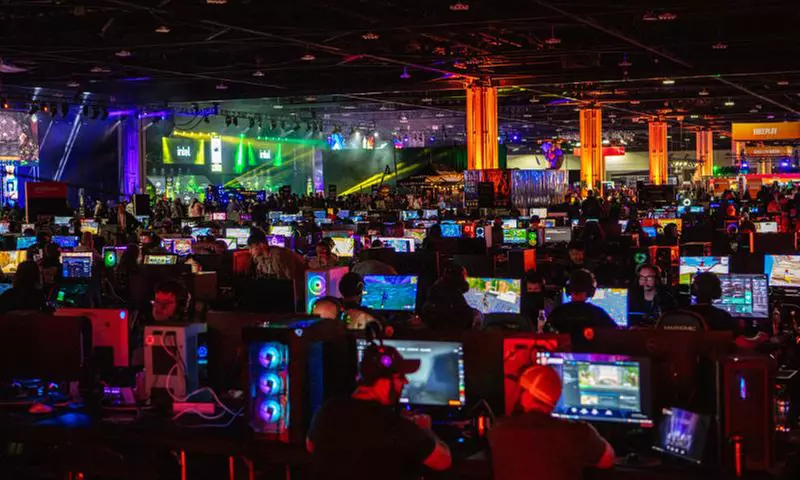Exciting Gaming Days at DreamHack Atlanta This October, Including BYOC and Tournaments (Up to 54% Off) - Primary Image