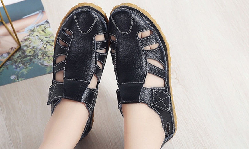 Image 10: Women's Retro-Style Sandals