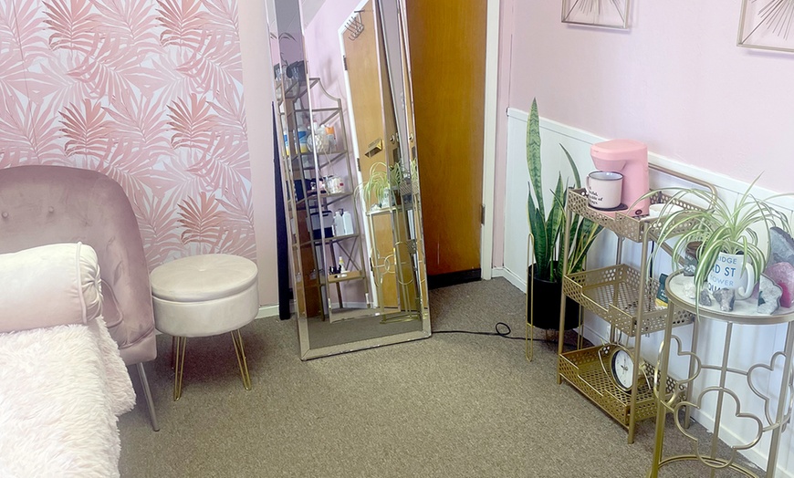 Image 4: Upgrade Your Beauty: Glow Facial, Waxing, or Stunning Lash Extensions 