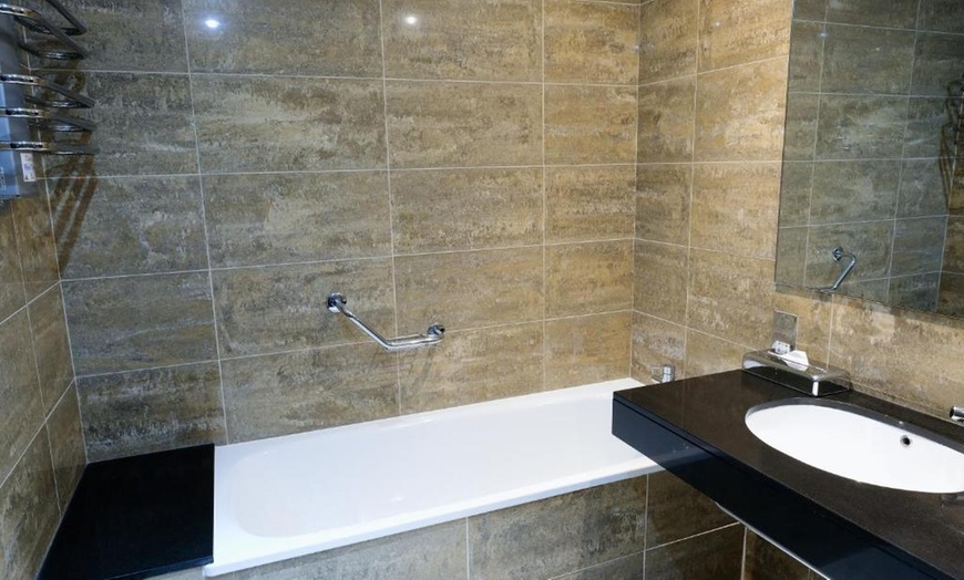 Image 6: Cork: 1-3 Nights with Breakfast and Leisure Club Access