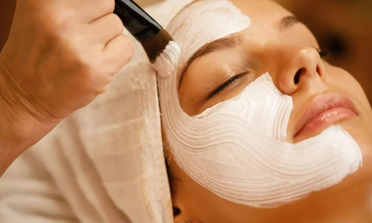 Enjoy 60 Minute Facial with Extended Massage and LED Light Therapy