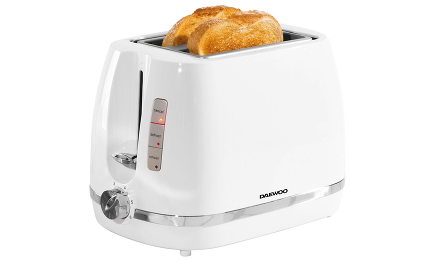 Image 2: Daewoo Kettle and Toaster Set