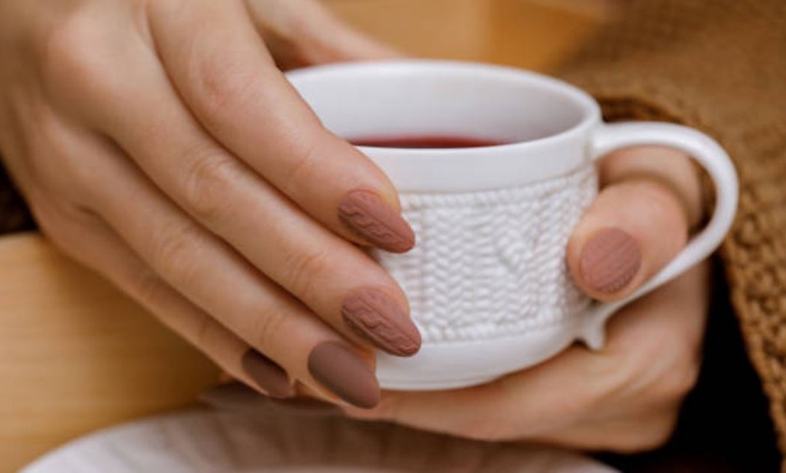 Image 11: Manicura, pedicura o ambas a elegir entre clásica o prémium para 1