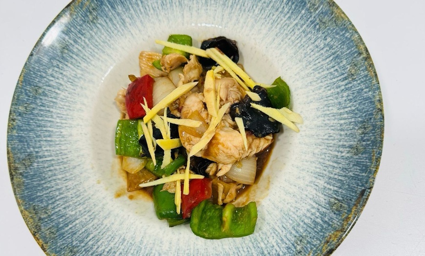 Image 3: Descubre la auténtica cocina tailandesa: menú para 2 o 4 personas 