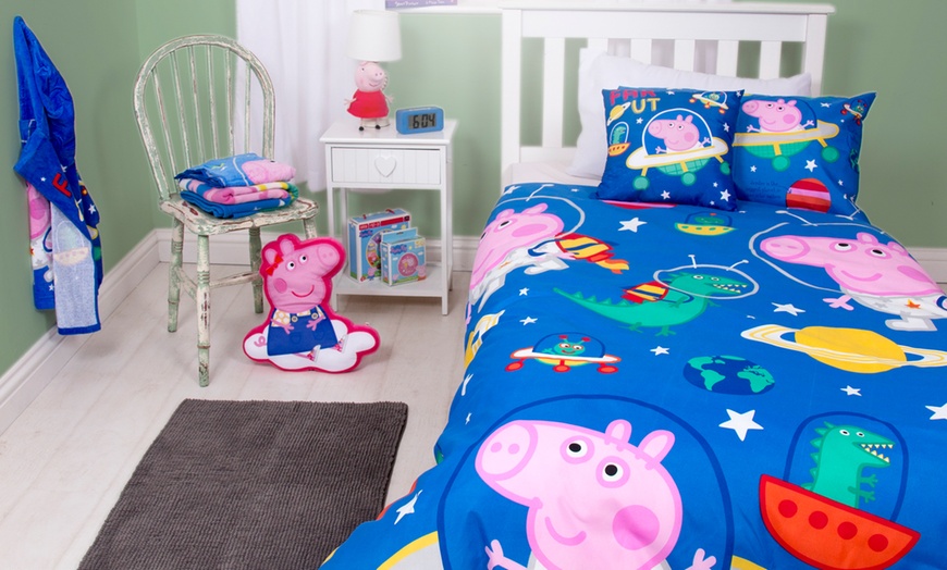 Image 6: Peppa Pig-Shaped Cushion