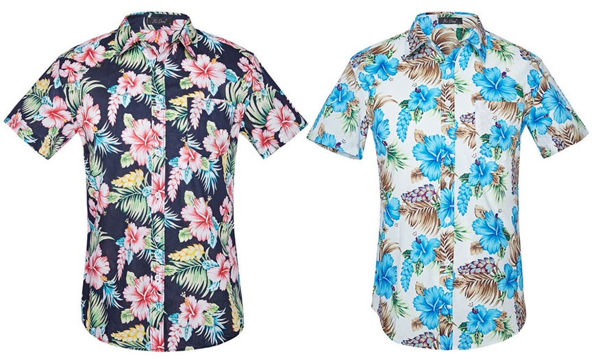 Image 1: Short Sleeve Hawaiian-Style Shirt