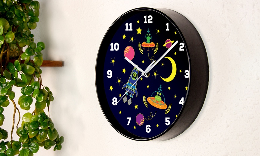 Image 7: Kid's Room Wall Clock