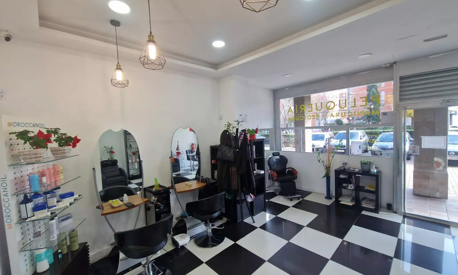 Hasta 41% de dto. en Peluquería - Corte de pelo en Instintes Peluqueria