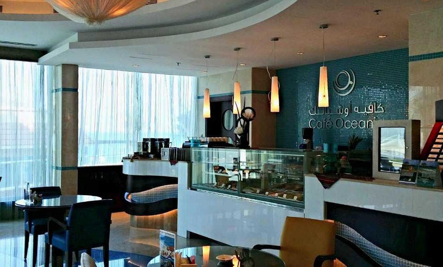 Image 3: Enjoy Food and Scenic Ocean Views at Cafe Oceanic