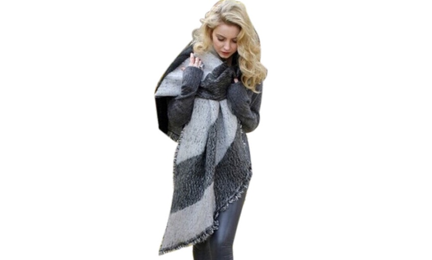 Image 2: Oversized Fashion Scarf