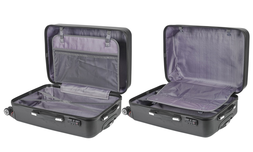 Image 10: Three-Piece Hard Shell Suitcase Set
