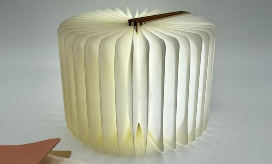 Image 5: Foldable Creative Flip Book Shaped Night Light