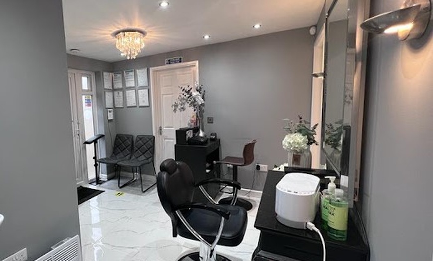 Image 2: Hair Straightening Treatment at Binishaz Aesthetics