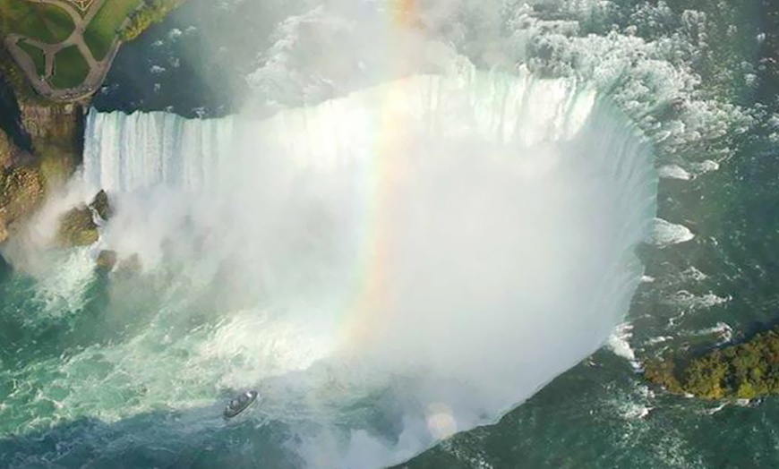 Image 4: Canada: Helicopter Flight over Niagara Falls