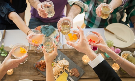 Aperitivo con drink a scelta e buffet per 2, 3 o 4 persone al locale Comme Cazz Coce (sconto fino a 60%)