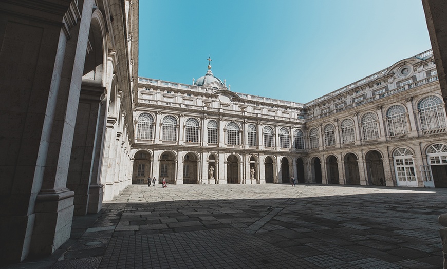 Image 4: Tour del Palacio Real, Museo del Prado y Reina Sofia con Amigo Tours