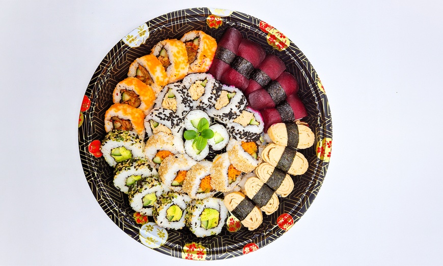 Image 2: Sushi lovers opgelet: sushibox met 33, 66 of 99 stuks bij Sushi Clinic