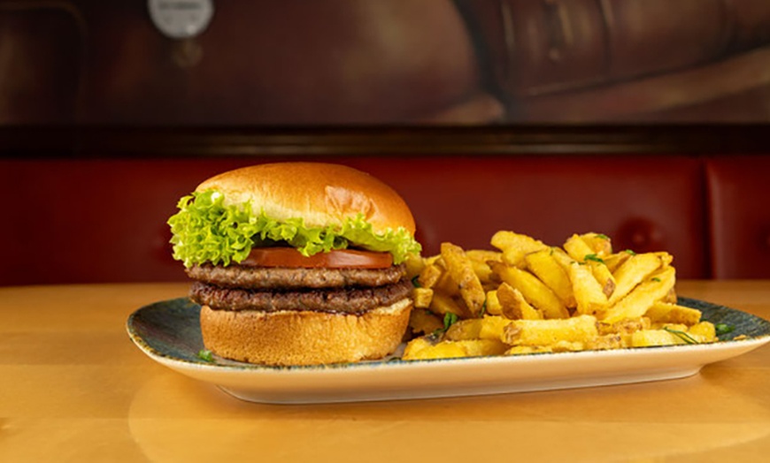 Image 6: Burger nach Wahl mit Pommes und Getränk für 1-4 Personen