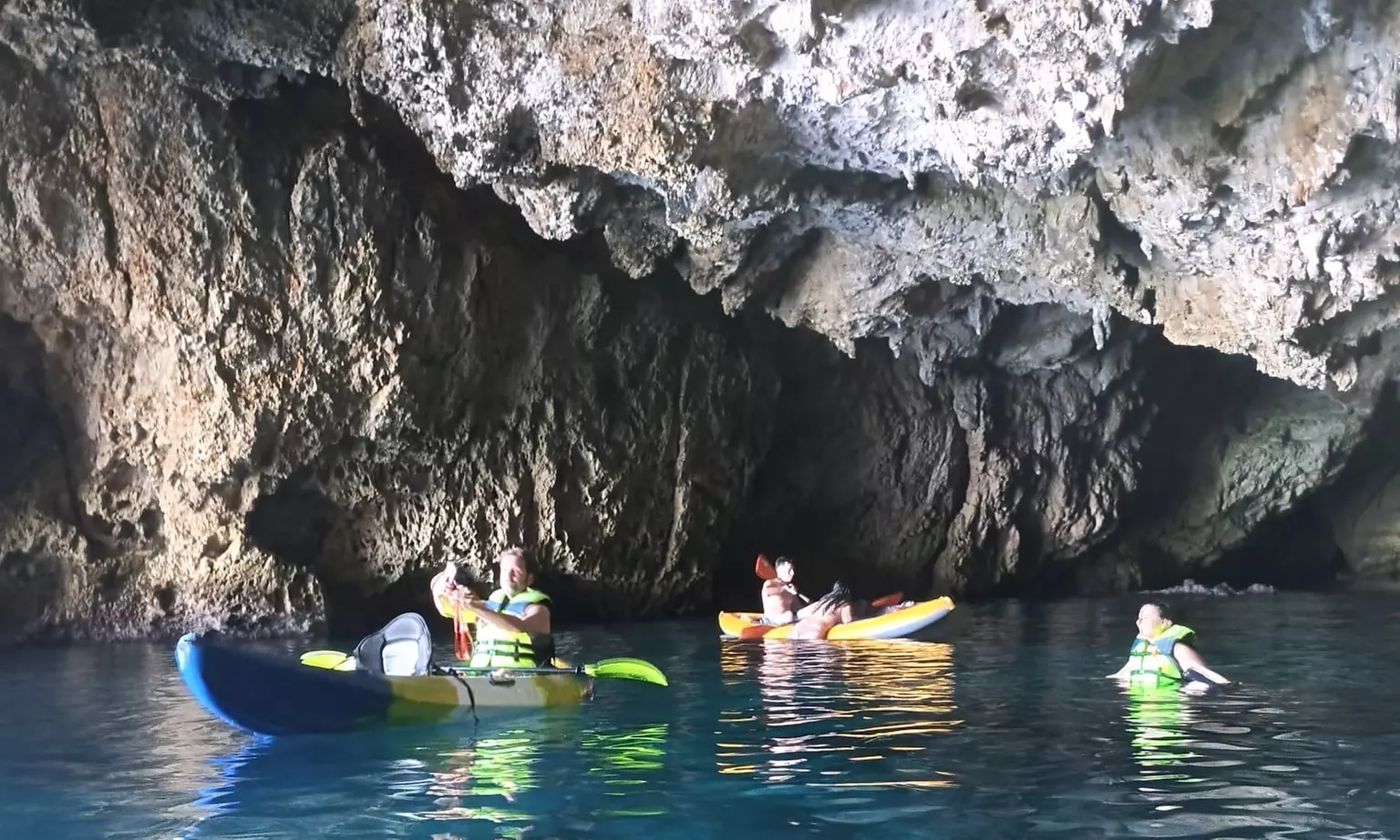 Excursión guiada en kayak de 3 horas con temtempié para niño o adulto