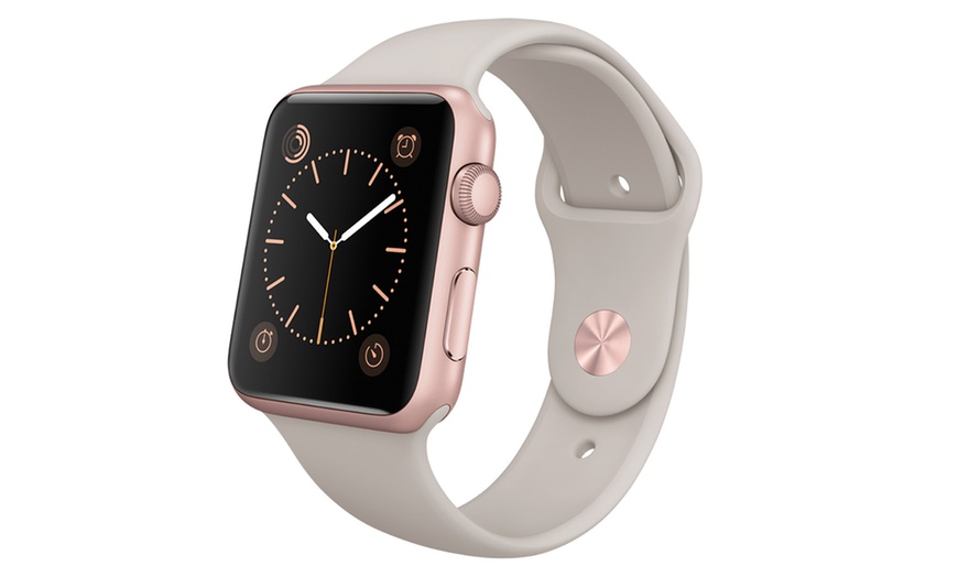 Image 7: Refurbished Apple Watch