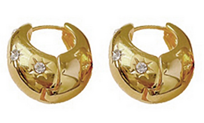 Image 2: Star-Design Huggie Earrings