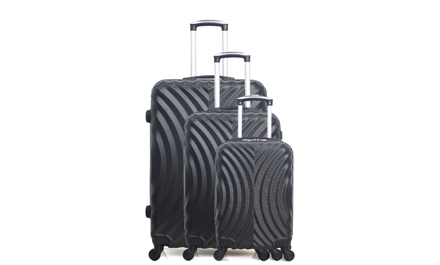 Image 42: Hero Set of Three Suitcases