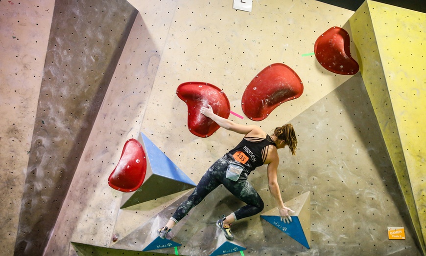 Image 1: Tageseintritt in die Boulderhalle inkl. Kletterschuhe