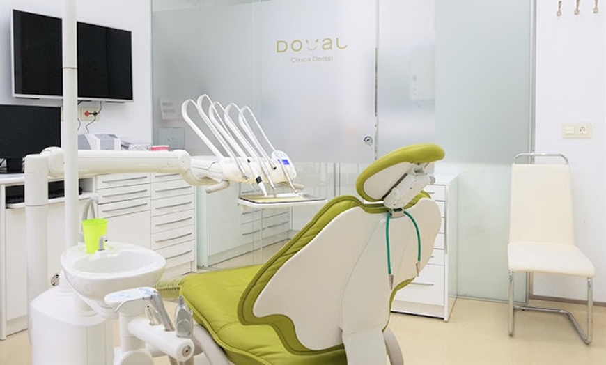 Image 2: Limpieza dental, con revisión, radiografía y 1 blanqueamiento led