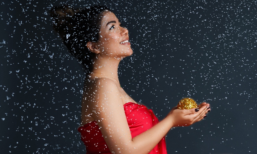 Image 6: Capture Christmas Moments with a 30-Min or 60-Min Photoshoot 