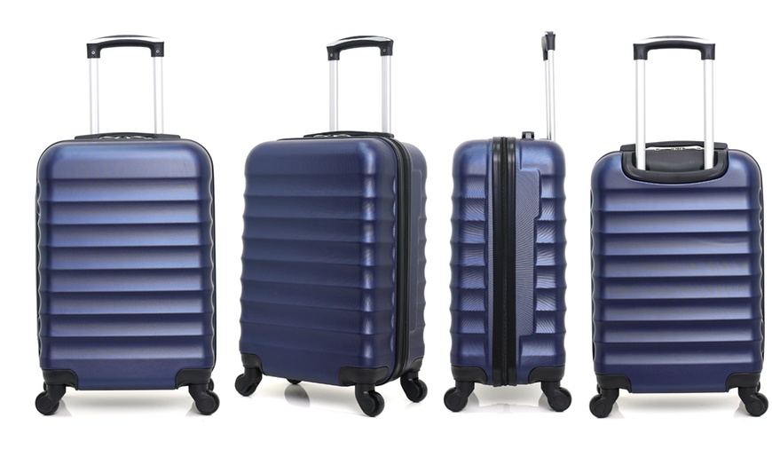 Image 35: Jakarta Set of Three Suitcases