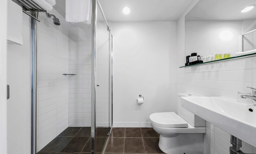 Image 7: Melbourne: Studio or Two Bedroom Apartment with Breakfast and LCO