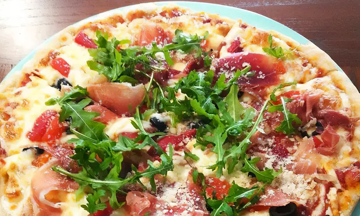 Mamma mia qué sabor: menú italiano con pizzas o pastas artesanales para 2 personas con hasta un 48% de descuento - Primary Image