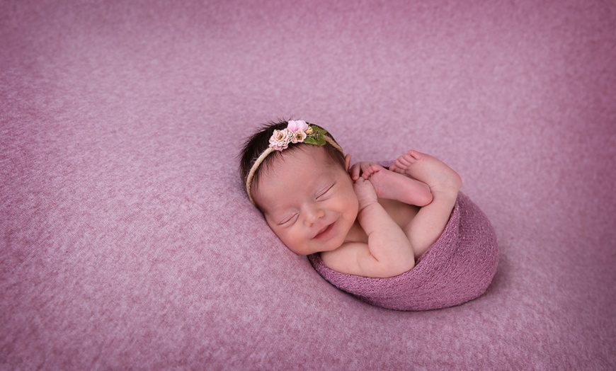 Image 2: Newborn Photoshoot with Prints