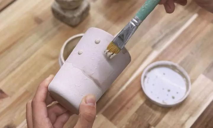 Hasta 40% de dto. en Curso de pintura de cerámica en Tiwona Taller de Cerámica Barcelona Workshops and Coworking