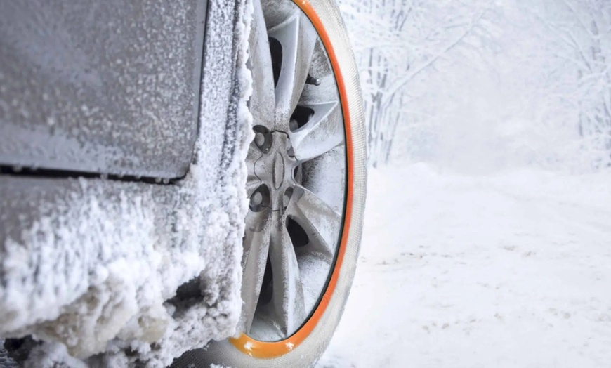 Image 2: Paire de chaussettes à neige pour pneus