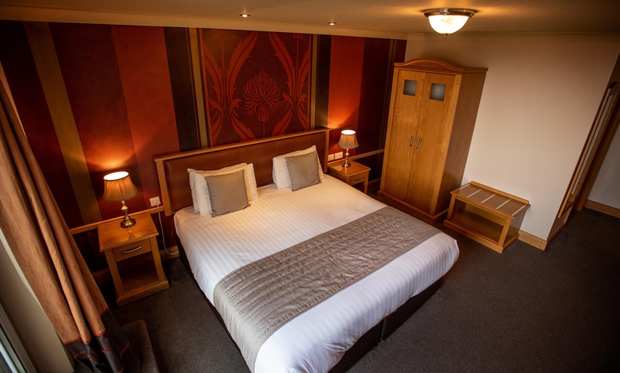 Image 3: Co. Donegal: 2- or 3-Night 4* Stay with Breakfast