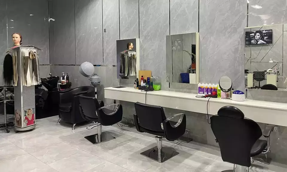 Revamp Your Look with a Beauty Package at Posh Beauty Center