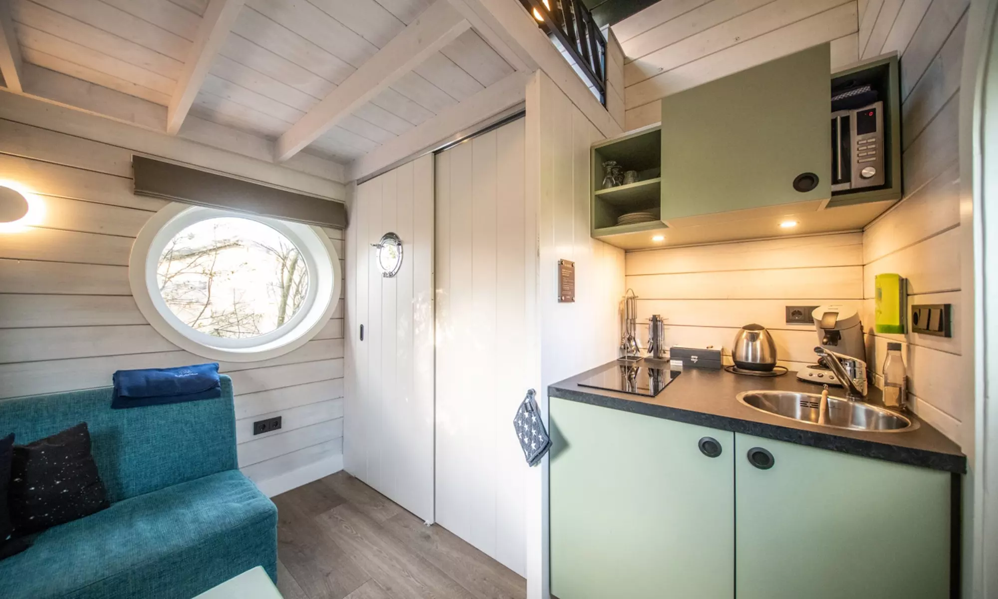 Twente: Safari Lodge-tent XL of Sterrenkubus met ontbijt