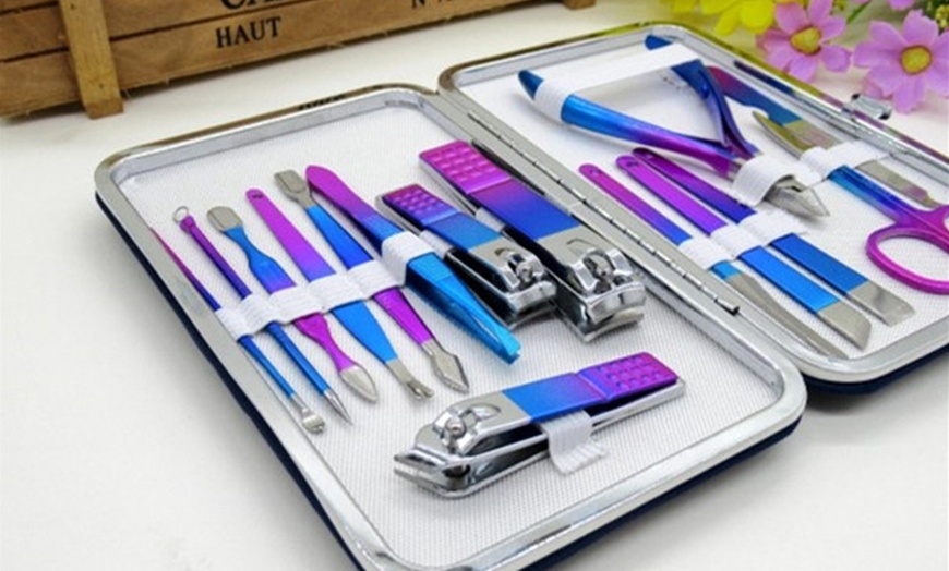 Image 2: 15-Piece Manicure Set with Stainless Steel Case