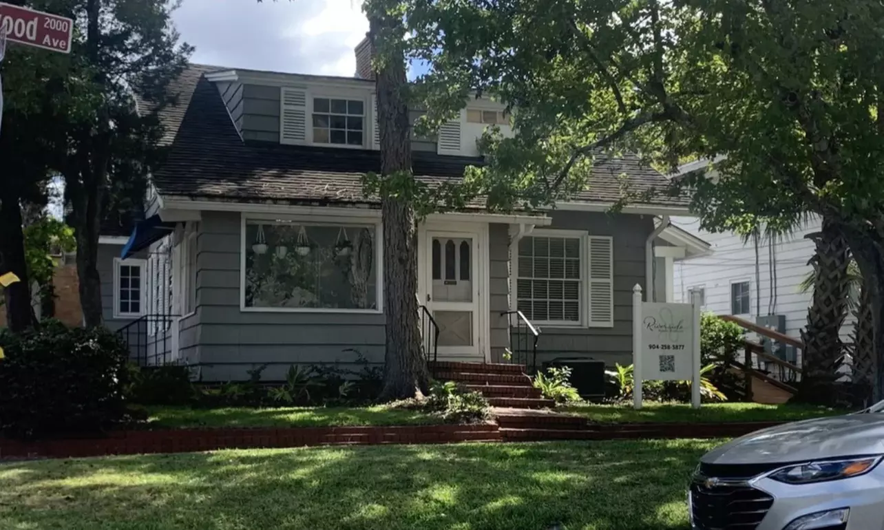 The Escape or Total Spa Experience (Facial, Swedish Massage, & Sip) at Riverside Beauty Boutique (Up to 21% Off) - Second Medium