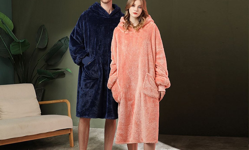 Image 3: Unisex Hooded Flannel Lazy Blanket