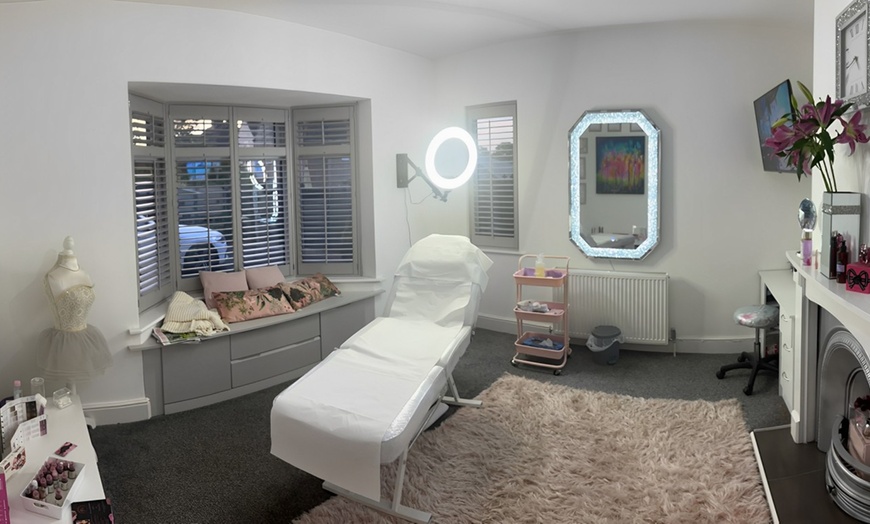 Image 2: Up to 56% Off on Fat / Cellulite Reduction - Non-Branded at Permanent Aesthetics Studio