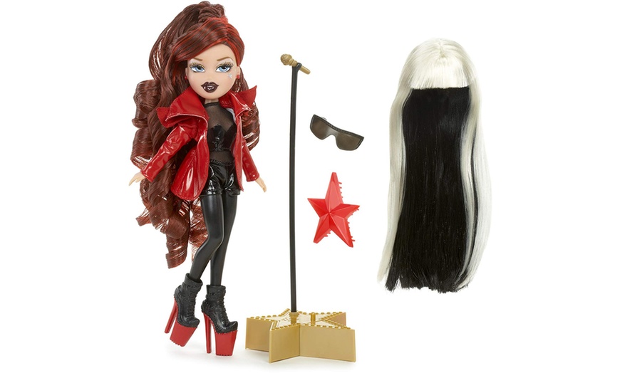 Image 2: Bratz Puppen