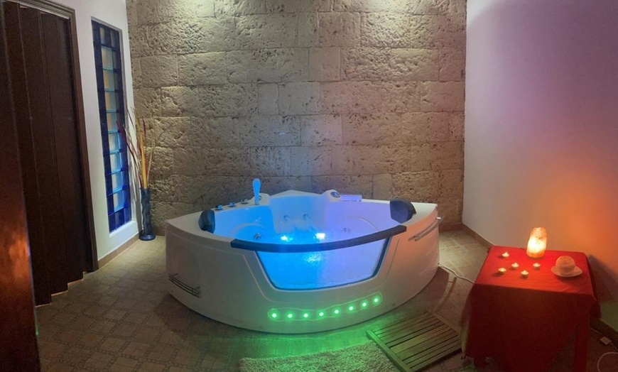 Image 2: Pases de spa para 2 con masaje y bombones ¡Relájate y disfruta!