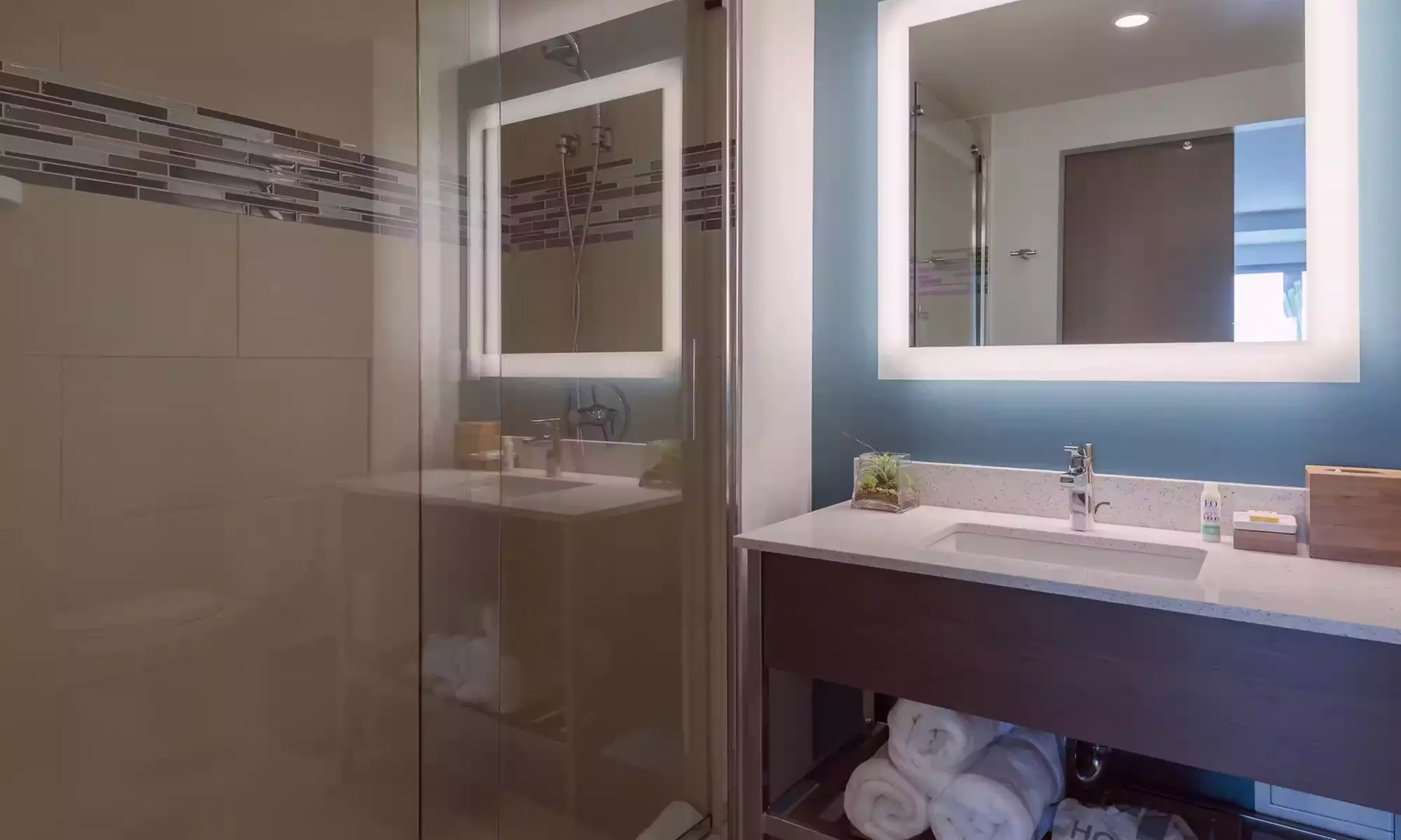 Member Pricing: 4-Star Hotel in Nevins Street