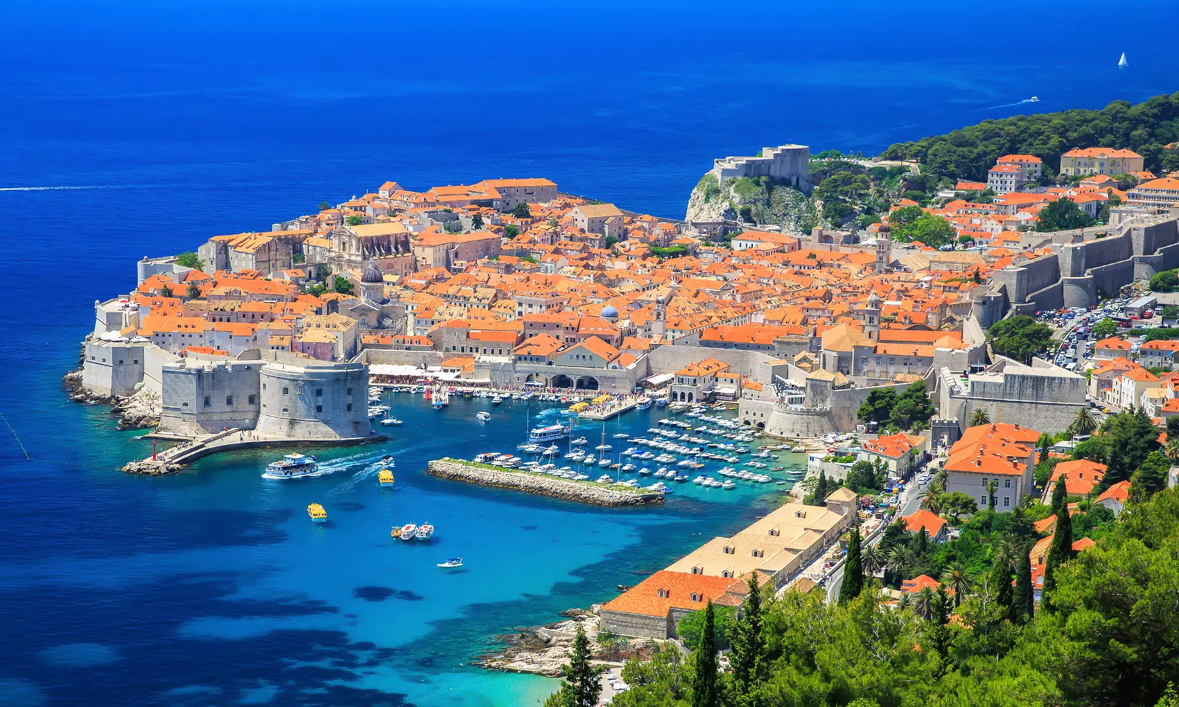 Kreuzfahrt im östlichen Mittelmeer: 7 Nächte für Zwei auf der Costa Victoria im Mai mit Vollpension, Unterhaltung u.v.m. - Primary Image